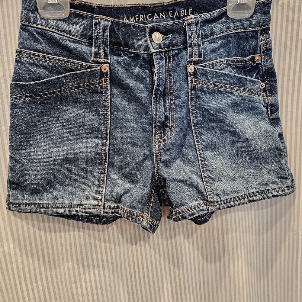 American Eagle Outfitters Women's Blue Denim Shorts Sz 2 - Picture 2 of 9